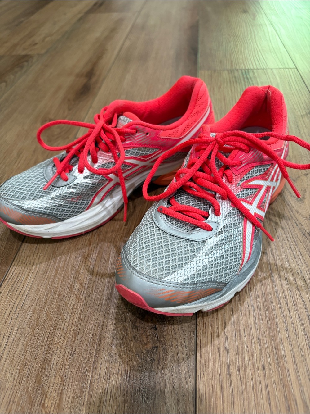 ASICS Gel-Flux 4 Women's running shoes in a silver and coral pink | size 8